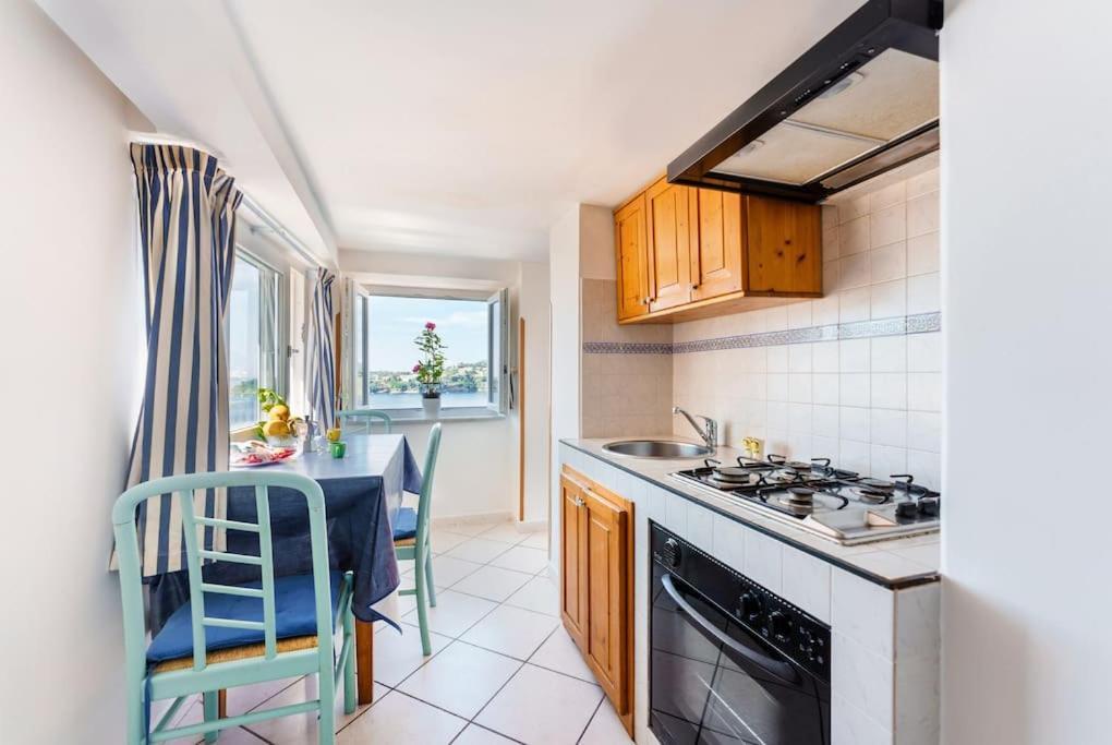 プロチーダLa Casa Di Nina A Corricellaアパートメント エクステリア 写真